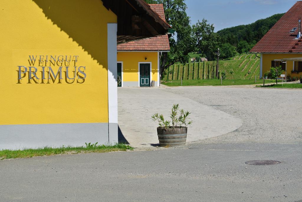 Weingut Primus Suedsteiermark 施皮尔费尔德 外观 照片