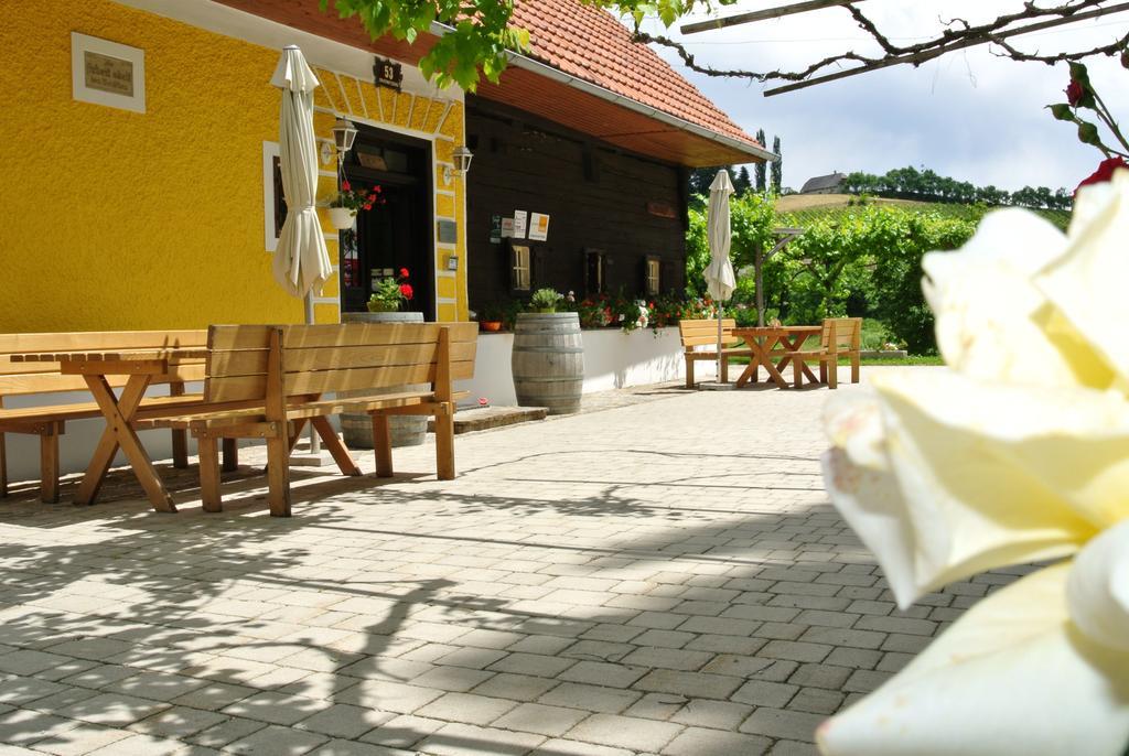 Weingut Primus Suedsteiermark 施皮尔费尔德 外观 照片