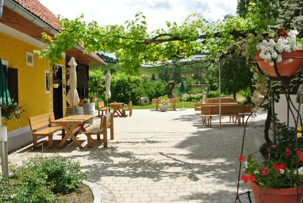 Weingut Primus Suedsteiermark 施皮尔费尔德 外观 照片