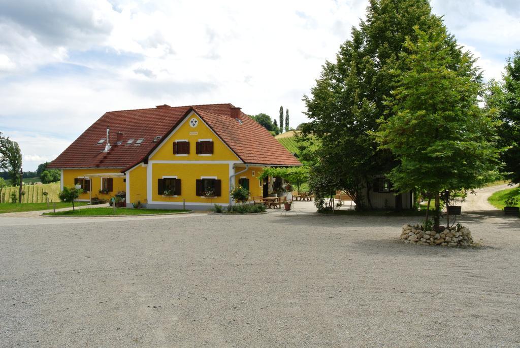 Weingut Primus Suedsteiermark 施皮尔费尔德 外观 照片