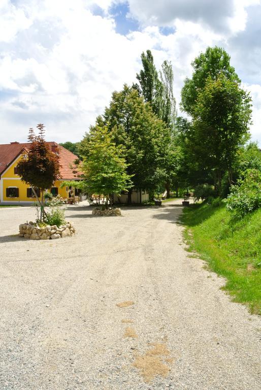 Weingut Primus Suedsteiermark 施皮尔费尔德 外观 照片