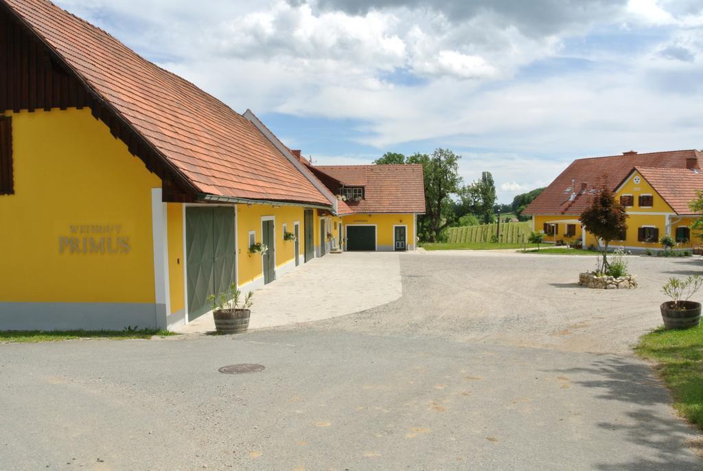 Weingut Primus Suedsteiermark 施皮尔费尔德 外观 照片