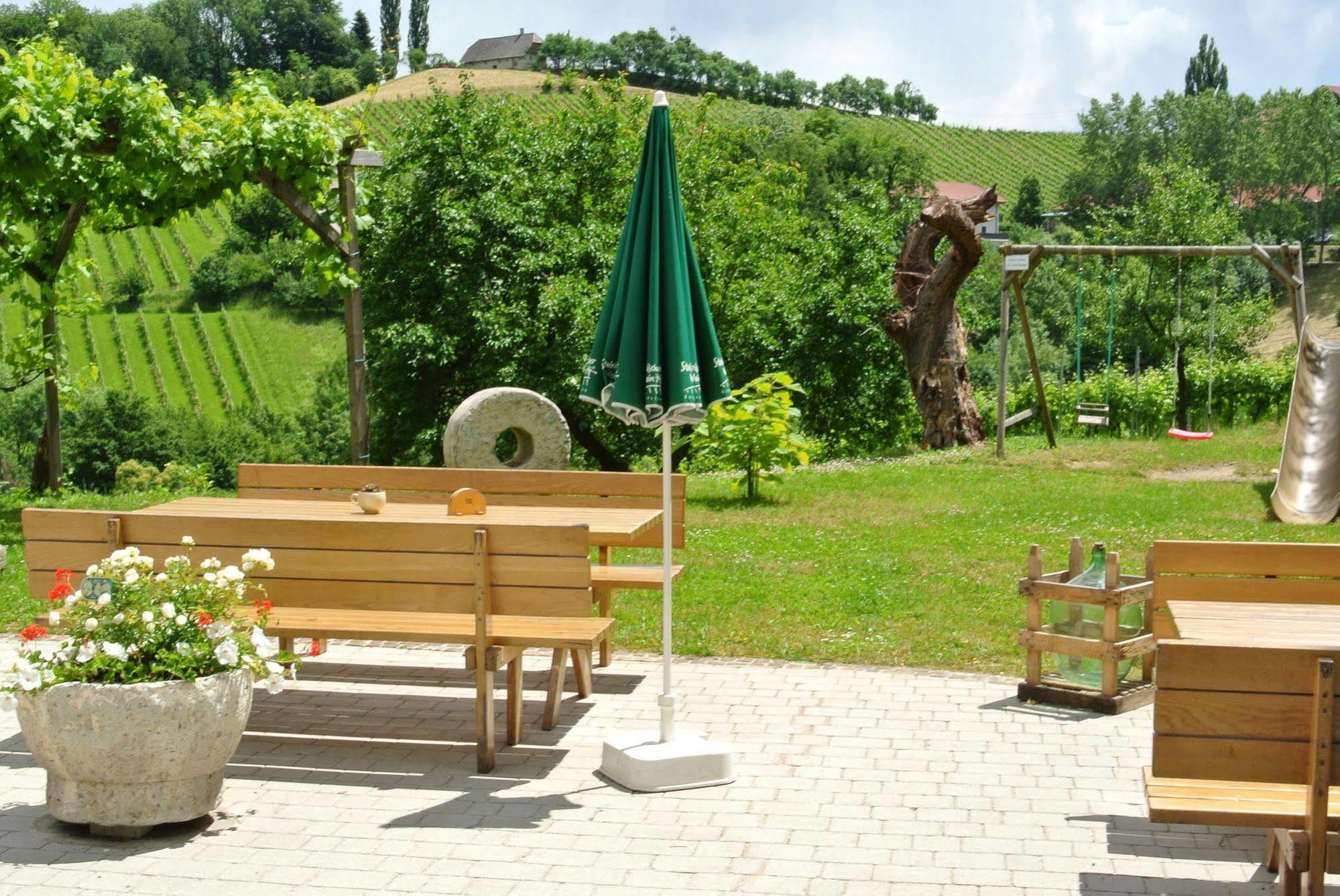 Weingut Primus Suedsteiermark 施皮尔费尔德 外观 照片